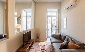 31 Janeiro 157 - Stylish 1Br W/ Ac & Balcony By Lovelystay